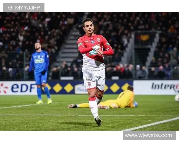 意大利足球明星的魅力与成就解析及其对全球足球的影响